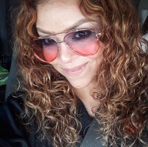 Meet your Posher, Erendira